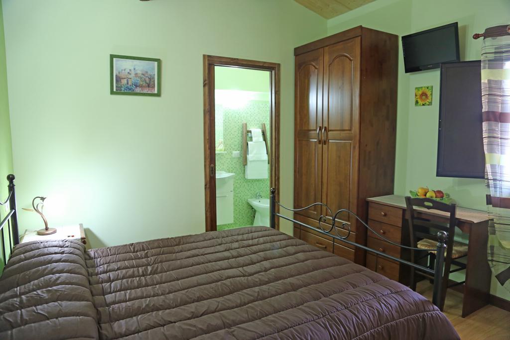 Bed and Breakfast Etma SantʼAlfio Habitación foto
